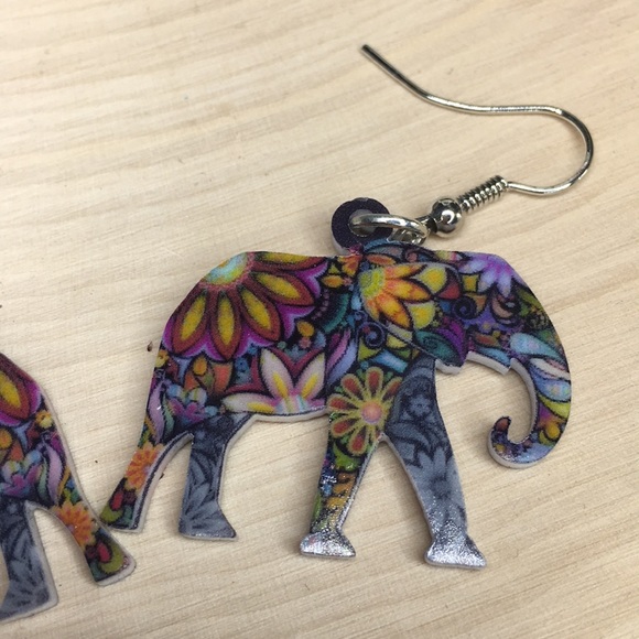 Elephant Acrylic Earrings - Picture 5 of 8